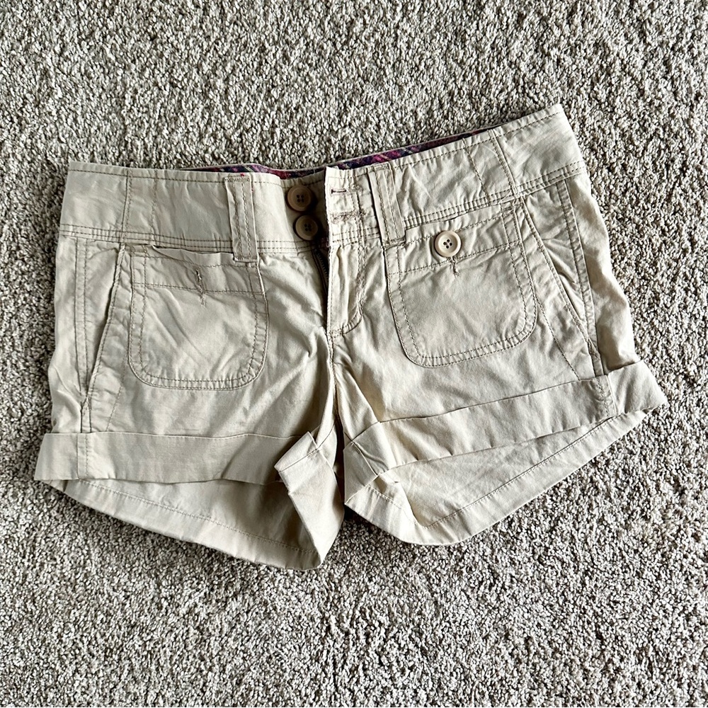American Eagle Outfitters Beige Rolled-Hem Women's Shorts